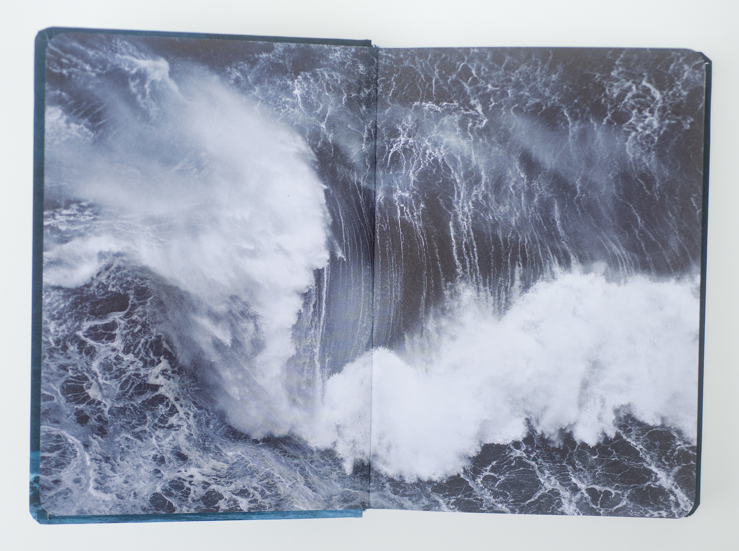 Waves and Beaches: The Powerful Dynamics of Sea and Coast